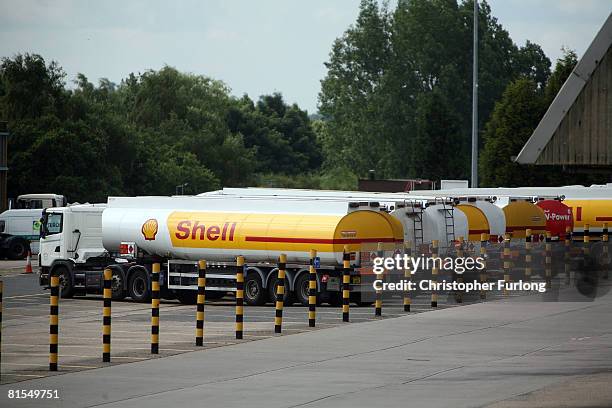 508 Shell Oil Tanker Stock Photos, High-Res Pictures, and Images ...
