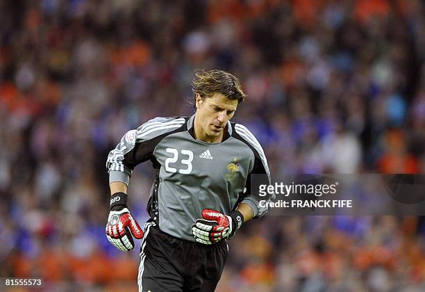French goalkeeper Gregory Coupet runs during the Euro 2008 Championships Group C football match Netherlands vs. France on June 13, 2008 at the Stade...