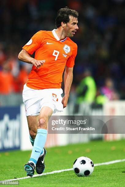 Ruud van Nistelrooy of Netherlands in action during the UEFA EURO 2008 Group C match between Netherlands and France at Stade de Suisse Wankdorf on...