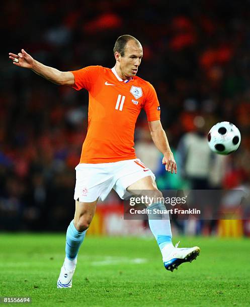 Arjen Robben of Netherlands in action during the UEFA EURO 2008 Group C match between Netherlands and France at Stade de Suisse Wankdorf on June 13,...