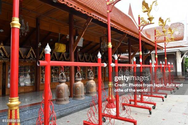 wat indrawiharn, bangkok, thailand - banglamphu stock pictures, royalty-free photos & images