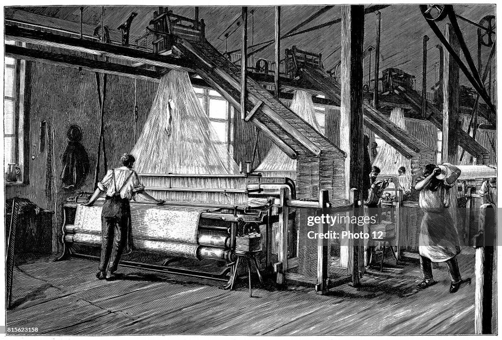 Weaving shed fitted with Jacquard power looms.