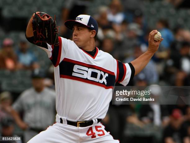 Derek Holland of the Chicago White Sox pitches against the Seattle Mariners during the first inning on July 16, 2017 at Guaranteed Rate Field in...