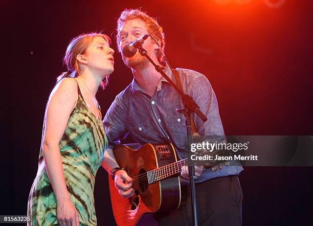 Musicians Marketa Irglova and Glen Hansard of The Swell Season perform on stage during Bonnaroo 2008 on June 13, 2008 in Manchester, Tennessee.