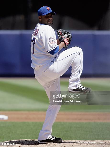 Johan Santana of the New York Mets pitches against the Arizona Diamonbacks on June 12, 2008 at Shea Stadium in the Flushing neighborhood of the...