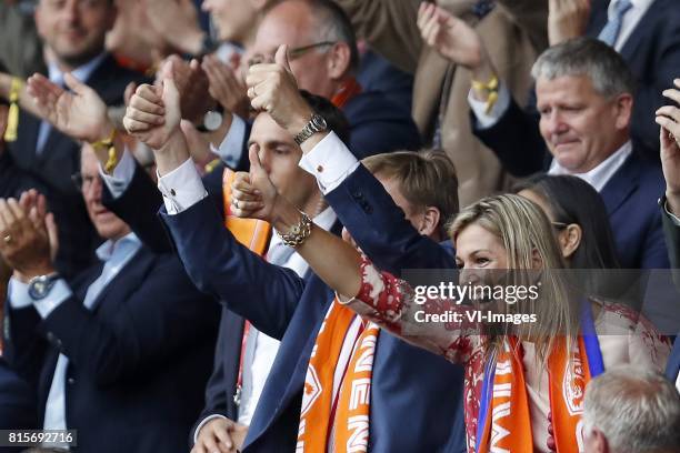 King Willem Alexander of the Netherlands, queen Maxima of the Netherlands thumbs up during the UEFA WEURO 2017 Group A group stage match between The...