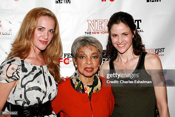 Kate Siegel Photos and Premium High Res Pictures - Getty Images