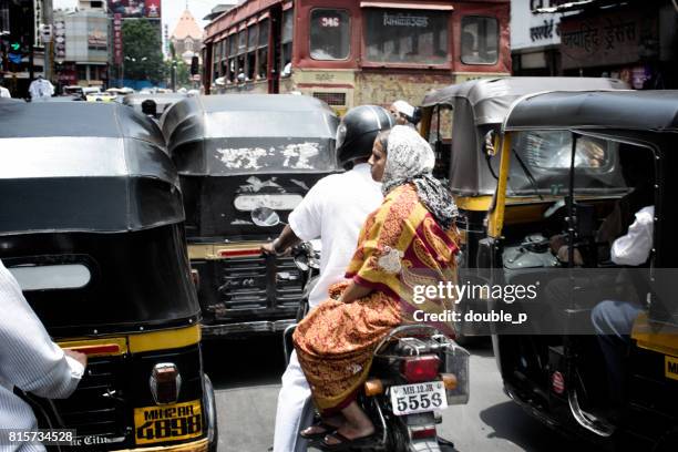 busy indian traffic - pune imagens e fotografias de stock