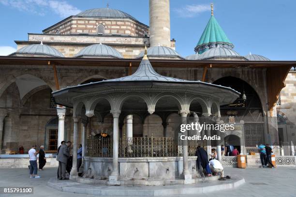 Muhamad Rumi 99 Jalal Ad Din Muhammad Rumi Stock Photos, High-Res Pictures, and ...