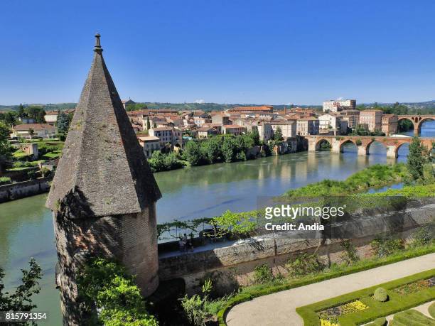 Albi . The right bank of the River Tarn viewed from the gardens of the Palais de la Berbie, former Bishop's Palace now housing the Toulouse-Lautrec...