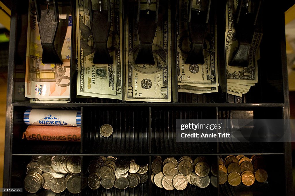 Shops In New York's Tony Hamptons Begin To Accept Euros
