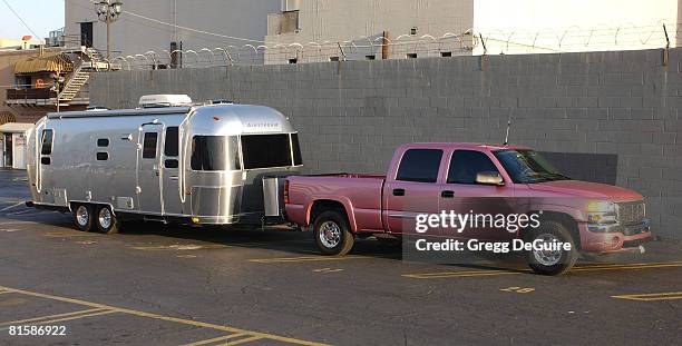 Transportation used in "The Simple Life 2" for Nicole Richie and Paris Hilton