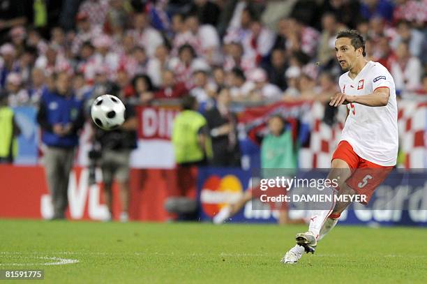 Polish midfielder Dariusz Dudka kicks the ball during the final Euro 2008 Championships Group B football match Poland vs. Croatia on June 16, 2008 at...