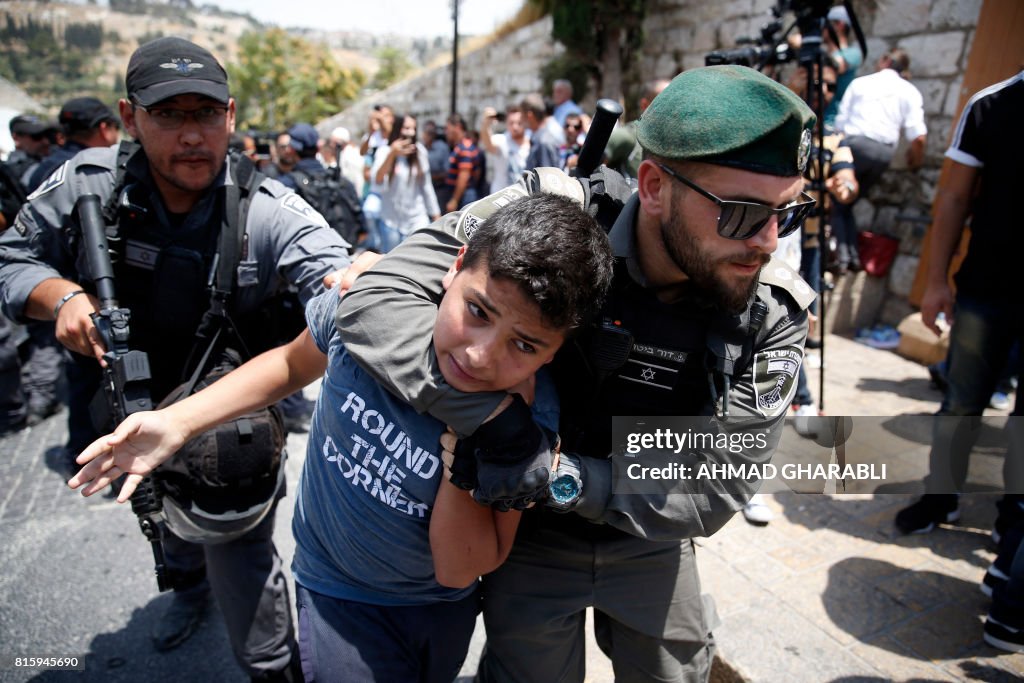 TOPSHOT-PALESTINIAN-ISRAEL-CONFLICT-JERUSALEM