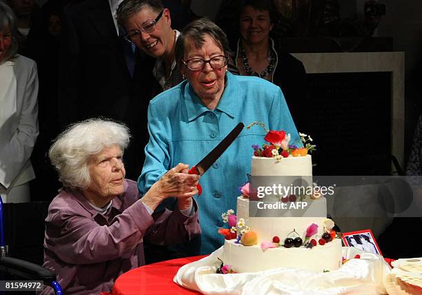 Del Martin 83 Phyllis Lyon And Del Martin Stock Photos, High-Res Pictures, and ...