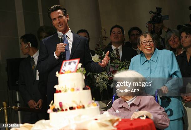 Del Martin 83 Phyllis Lyon And Del Martin Stock Photos, High-Res Pictures, and ...