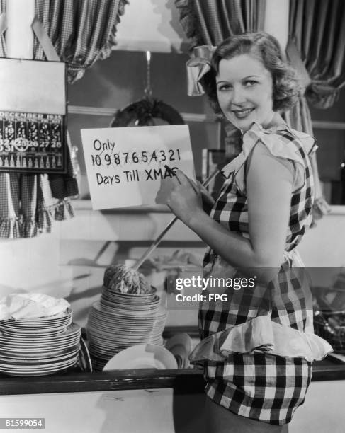 Canadian-born actress Cecilia Parker counts the days till Christmas, 22nd December 1935.