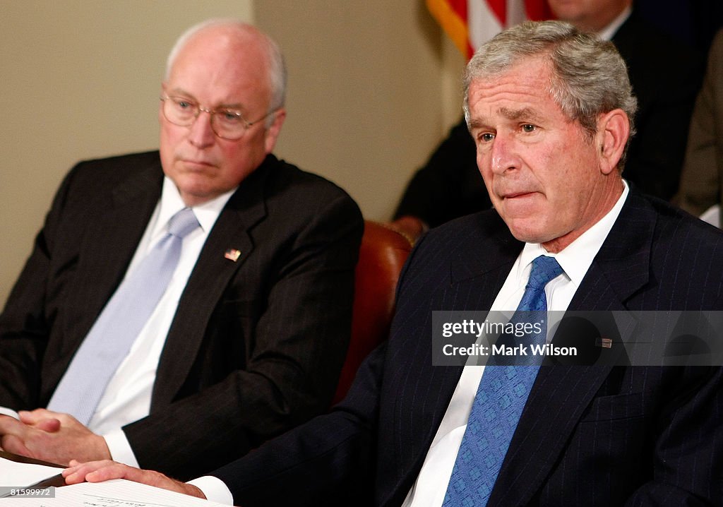 Bush Is Briefed On Midwest Flooding