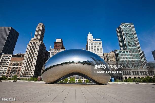 cloud gate, millennium park, c - millennium park chicago stock-fotos und bilder