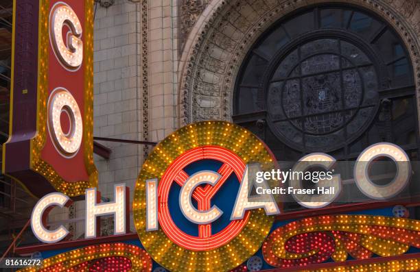 theater sign, chicago - chicago illinois fotografías e imágenes de stock