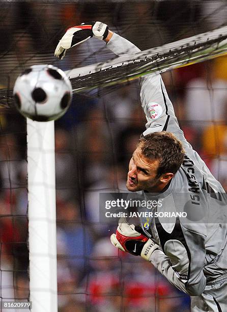 Swedish goalkeeper Andreas Isaksson catches the ball during the Euro 2008 Championships Group D football match Russia vs. Sweden on June 18, 2008 at...