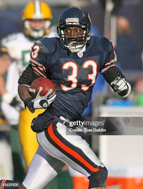 Bears Charles Tillman returns a first half interception at the Green Bay Packers vs. Chicago Bears game, Sunday, December 4, 2005 at Soldier Field,...