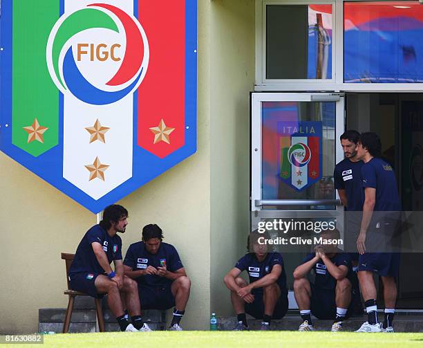 Gennaro Gattuso, Marco Borriello, Andrea Pirlo, Daniele De Rossi, Gianluca Zambrotta and Luca Toni of Italy take a break during Italy training at...