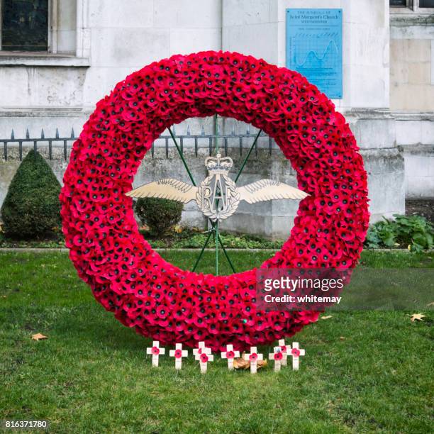 raf memorial wreath at westminster, london - raf symbol stock pictures, royalty-free photos & images