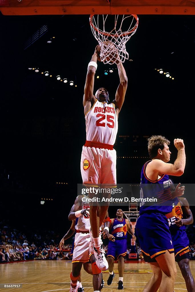 Houson Rockets Robert Robert Horry of the Houston Rockets goes for a dunk in Game One of ...