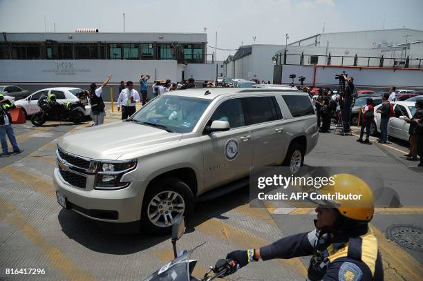 Heavily guarded convoy transports former governor of Veracruz Javier Duarte on July 17, 2017 upon his arrival in Mexico City, on July 17, 2017....