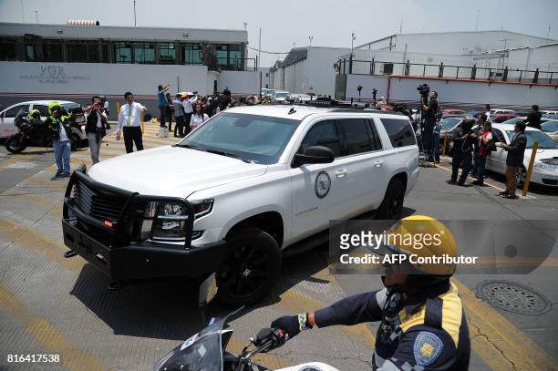 Heavily guarded convoy transports former governor of Veracruz Javier Duarte on July 17, 2017 upon his arrival in Mexico City, on July 17, 2017....
