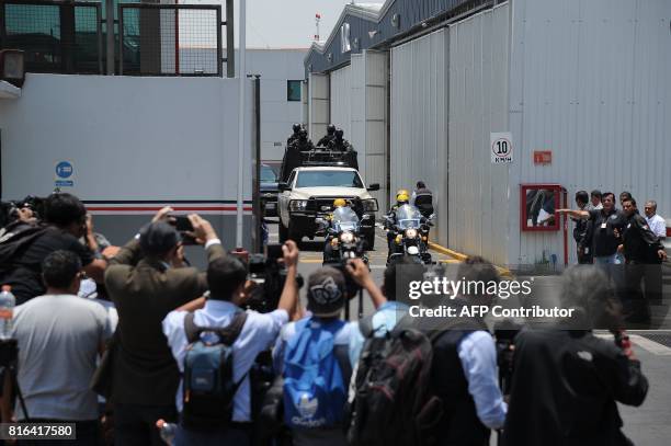 Heavily guarded convoy transports former governor of Veracruz Javier Duarte on July 17, 2017 upon his arrival in Mexico City, on July 17, 2017....