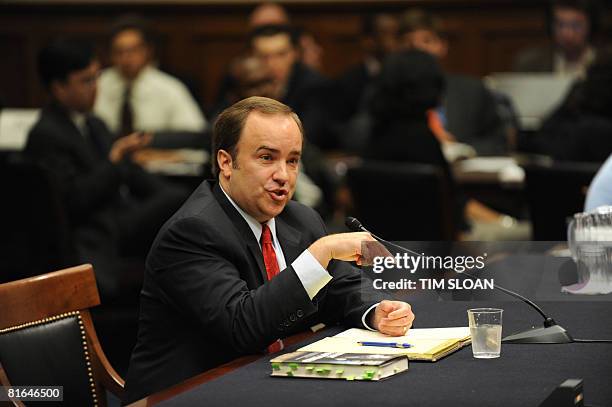 Former White House Press Secretary Scott McClellan testifies during a House Judiciary Committee hearing on Capitol Hill, June 20, 2008 in Washington,...