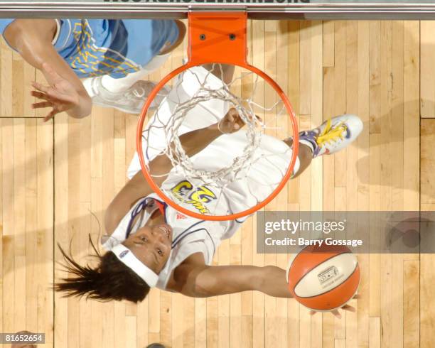 Cappie Pondexter of the Phoenix Mercury shoots against the Chicago Sky on June 20 at U.S. Airways Center in Phoenix, Arizona. NOTE TO USER: User...