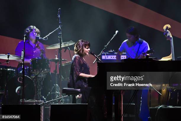 American singer Norah Jones performs live on stage during a concert at the Tempodrom on July 17, 2017 in Berlin, Germany.