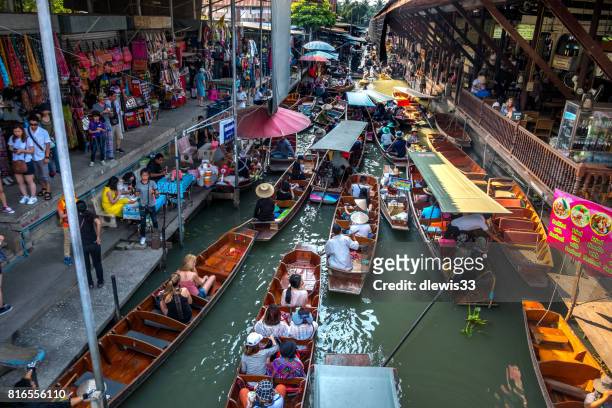 floating market, bangkok, thailand - floating markets bangkok stock pictures, royalty-free photos & images