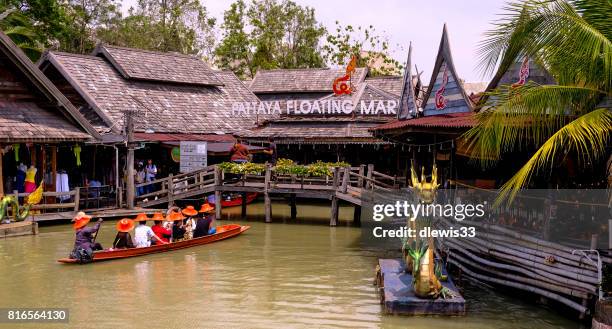 schwimmenden markt in pattaya, thailand - strand pattaya stock-fotos und bilder