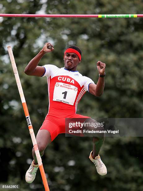 Leonel Suarez of Cuba compete in the pole vault event in the Decathlon during the Erdgas Track and Field Meeting on June 22, 2008 in Ratingen,...