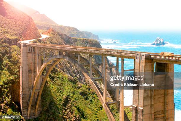 bixby bridge in big sur, california - cidade de monterey califórnia - fotografias e filmes do acervo