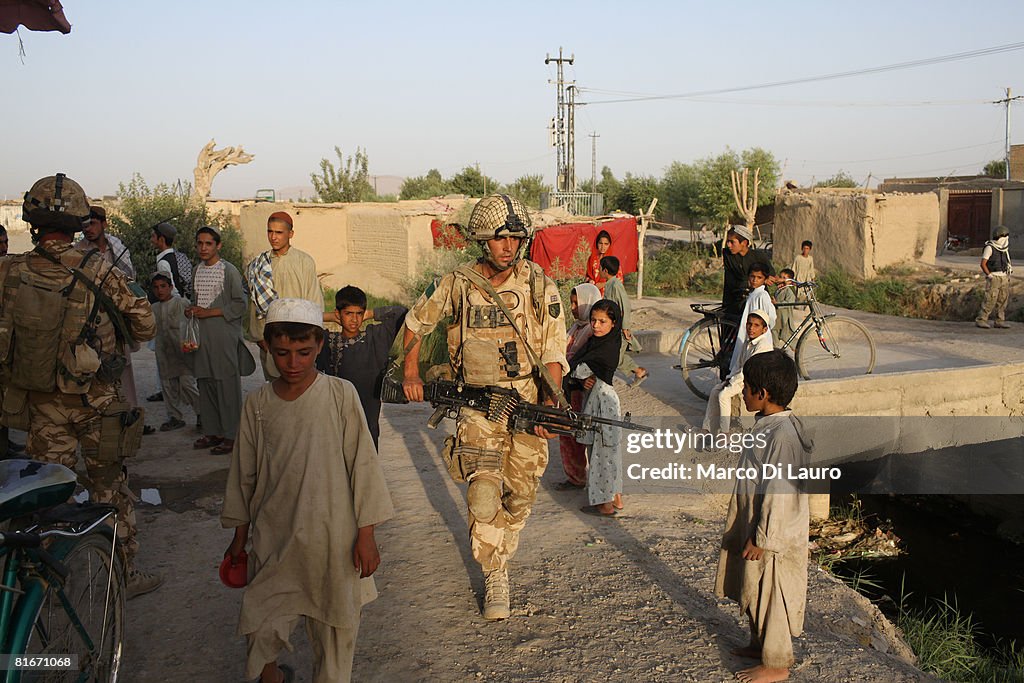 British Paratroopers Conduct Operation "Daor Bukhou" In Kandahar City