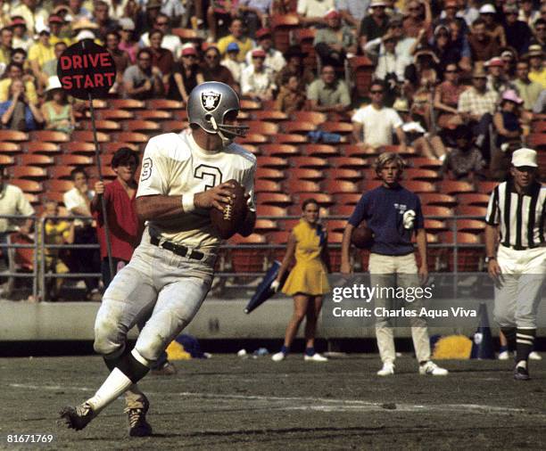 Dearyle 244 Daryle Lamonica Stock Photos, High-Res Pictures, and Images - Getty ...