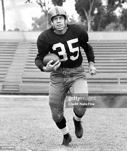 Hall of Fame halfback Bill Dudley of the Washington Redskins in 1951.