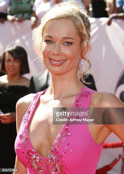 Jennifer Gareis arrives at the 35th Annual Daytime Emmy Awards on June 20, 2008 in Los Angeles, California.