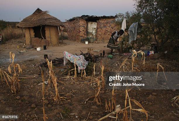 Zimbabwe Poverty Photos and Premium High Res Pictures - Getty Images