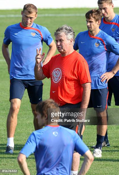 Manager Guus Hiddink of Russia talks to the team during a training session at the Rankhof stadium on June 23, 2008 in Basel, Switzerland.