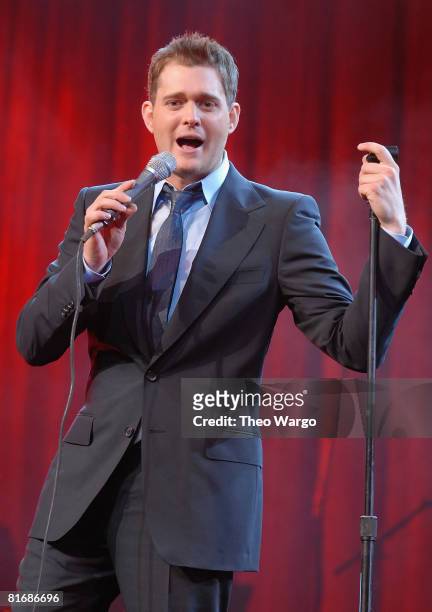 Michael Buble performs at New York's 106.7 FM's "One Night With Lite Concert" in New York City on September 17, 2007