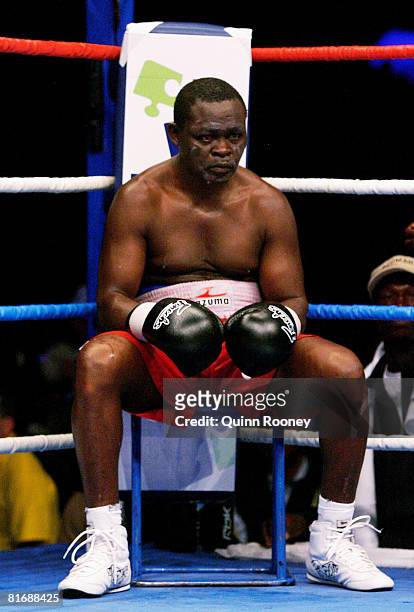 Azumah Nelson waits in his corner during his welterweight fight against Jeff Fenech at the Vodafone Arena on June 24, 2008 in Melbourne, Australia.