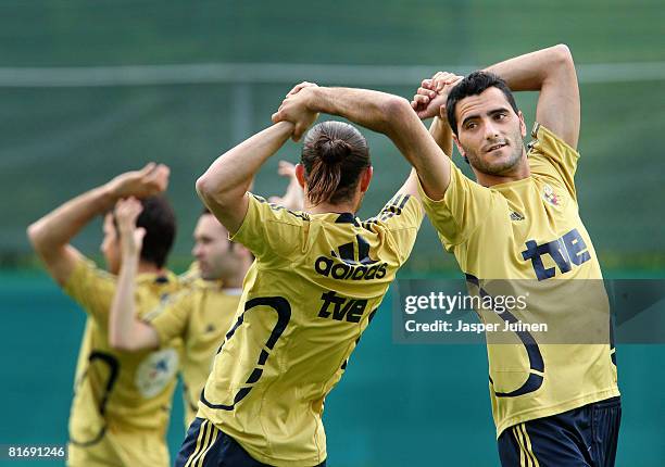 Daniel Guiza of Spain excercises with a teammate during a training session at the Kampl training ground on June 24, 2008 in Neustift Im Stubaital,...