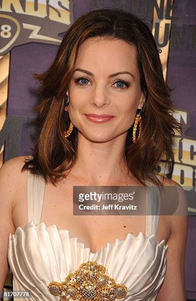 Actress Kimberly Williams-Paisley attends the 2008 CMT Music Awards at the Curb Events Center at Belmont University on April 14, 2008 in Nashville,...