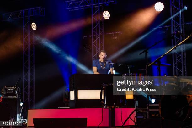 Francesco Gabbani's summer tour ends at the Amphitheater of Ponente di Molfetta on July 16, an event promoted by the V.M. Valente in collaboration...